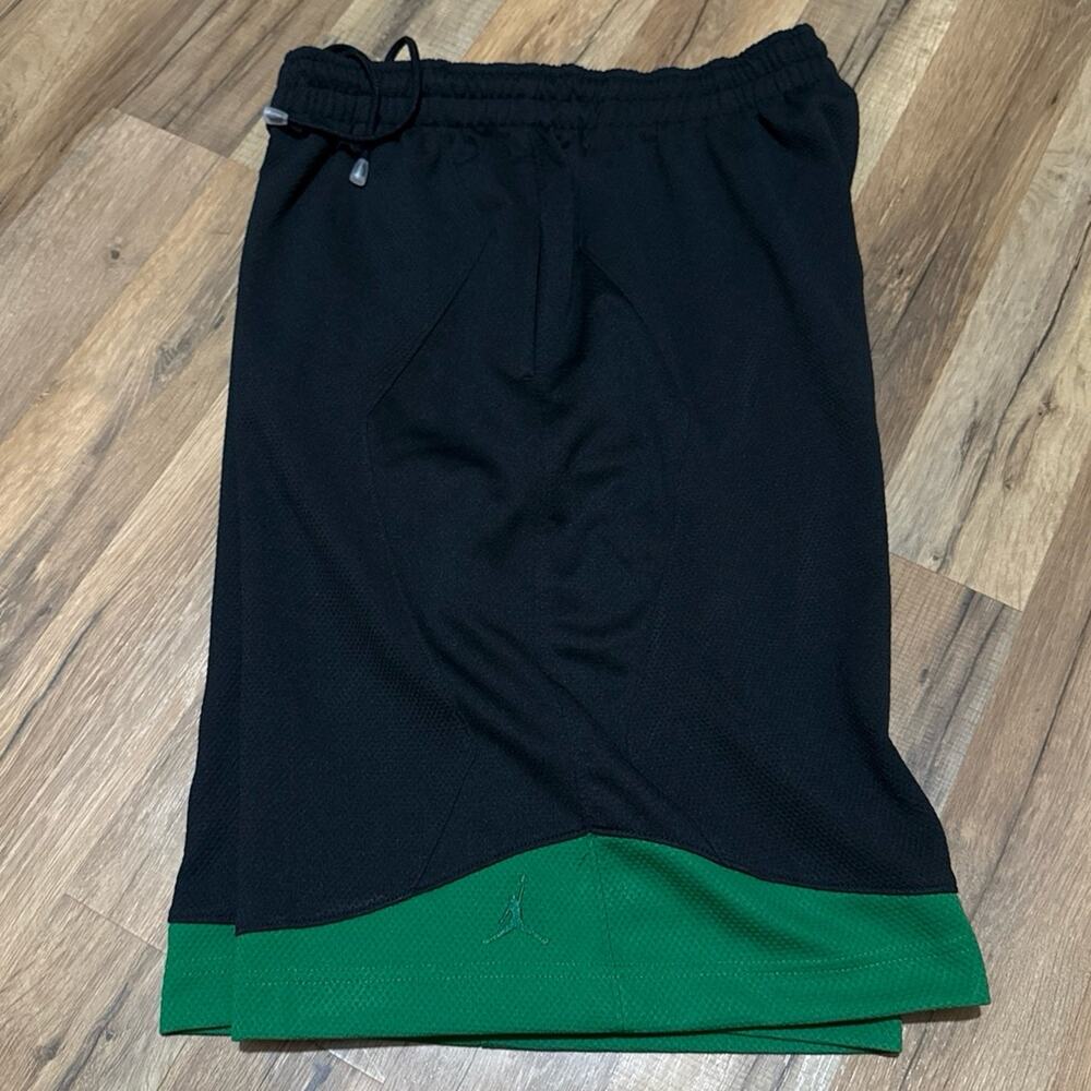 Y2K Air Jordan Green Black Baggy Vintage Basketball Size M 345069-012 Shorts - Picture 2 of 10